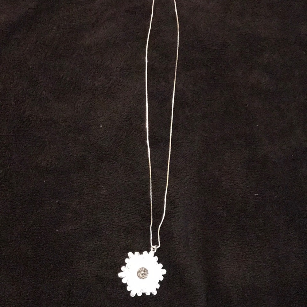 18 inch silver chain and pendent 925 ingraved